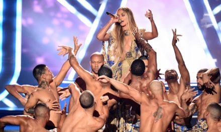 Jennifer López hace un recuento de sus éxitos en los VMA