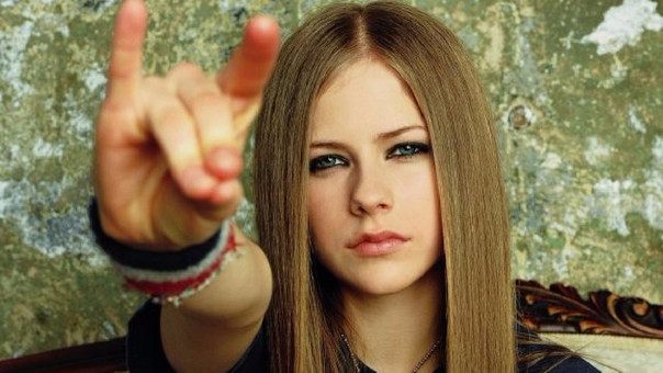 ¡Avril Lavigne regresa a la música después de 5 años!