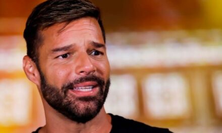 Ricky Martin enfrenta una nueva demanda por agresión, los abogados del cantante han salido en su defensa