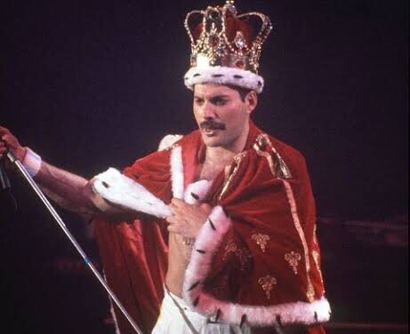 Los mejores looks del legendario Freddie Mercury.