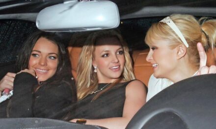 Paris Hilton celebra el aniversario 16 de su histórica foto con Britney Spears y Lindsay Lohan