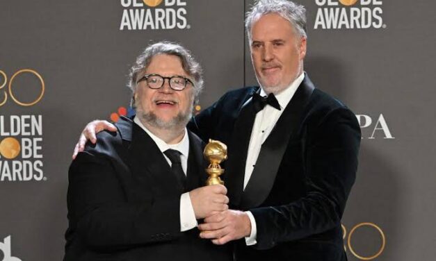 ¡Qué emoción! Guillermo del Toro gana el Globo de Oro a Mejor Película Animada por ‘Pinocho’