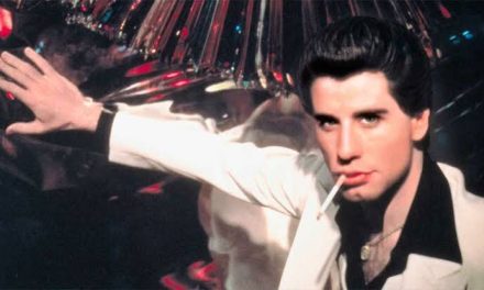 Subastan el icónico traje blanco de John Travolta de ‘Fiebre del sábado Noche’