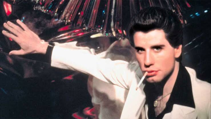 Subastan el icónico traje blanco de John Travolta de ‘Fiebre del sábado Noche’