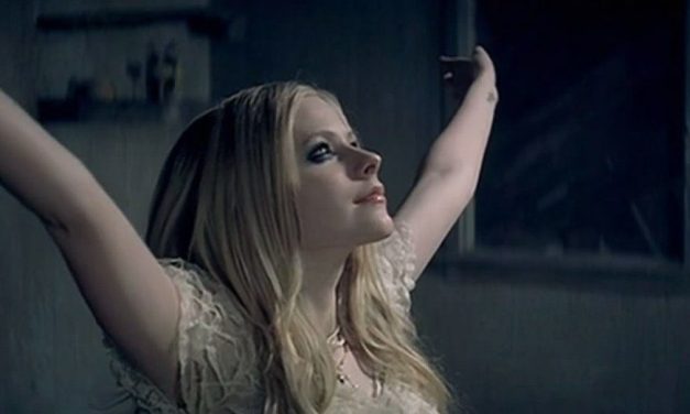 Hace 16 años, Avril Lavigne lanzó «When You’re Gone». ¿La recuerdas?