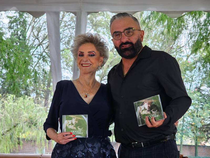 Lanzan nuevo disco póstumo de Vicente Fernández con 20 canciones