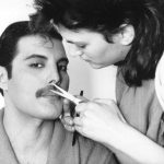 Subastan el cepillo de bigote de Freddie Mercury. ¿Lo comprarías?