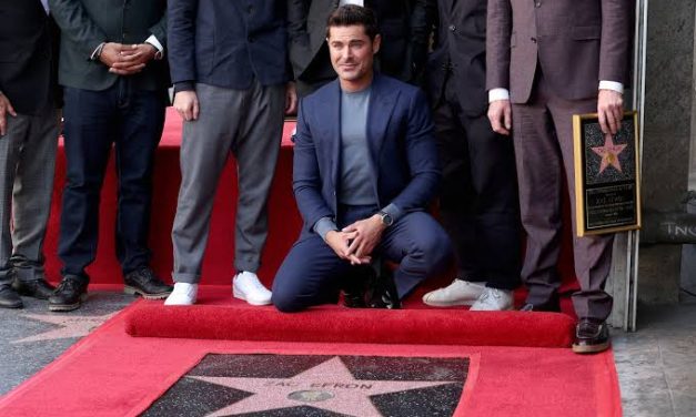 Zac Efron recibe su estrella en el paseo de Hollywood