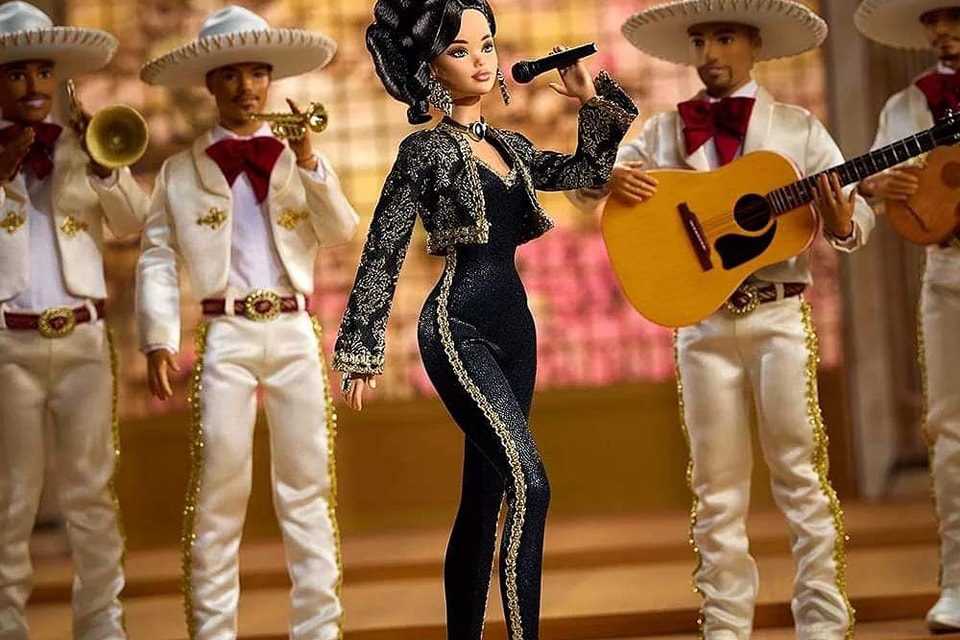 Así luce la nueva Barbie Juan Gabriel lanzada por Mattel.